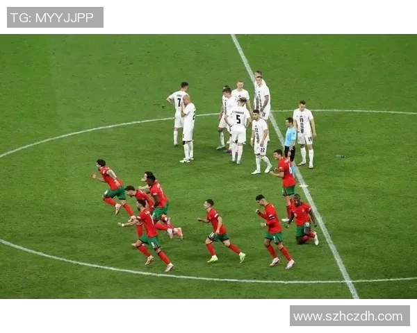 足球明星在失利后深感自责的瞬间展现了他们对比赛的热爱与责任感 足球明星在失利后深感自责的瞬间展现了他们对比赛的热爱与责任感