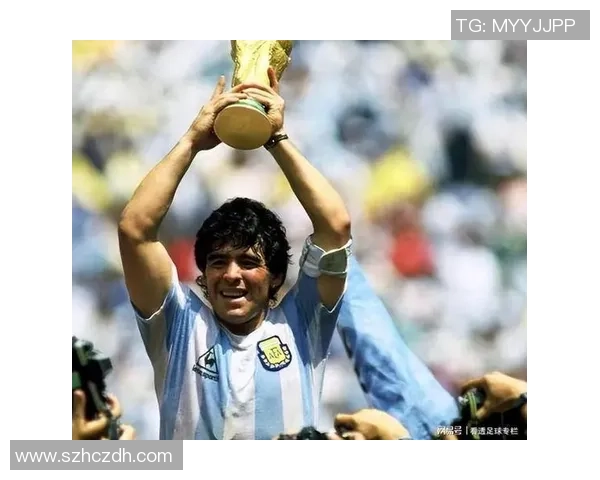 足球明星球王是如何塑造传奇职业生涯与全球影响力的探讨 足球明星球王是如何塑造传奇职业生涯与全球影响力的探讨