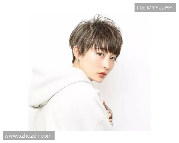 足球明星超短发女展现个性魅力与运动风范引领时尚潮流 足球明星超短发女展现个性魅力与运动风范引领时尚潮流